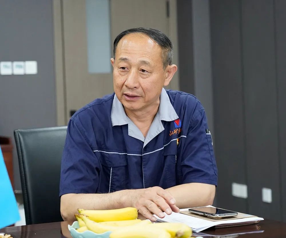 濟寧市機械行業(yè)協(xié)會三屆理事會第八次會長辦公會在山東山礦機械有限公司新廠區(qū)成功召開